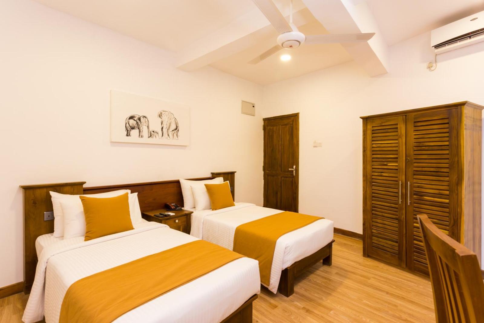 360 Lake View Hotel Kandy Esterno foto